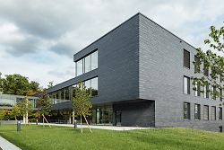 Auf dem Bild ist das neue Forschungsgebäude der Hochschule Aalen zu sehen.