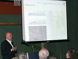 Stadtplaner Karl Haag stellt den Rahmenplan vor