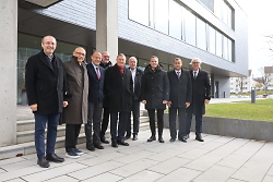 Auf dem Bild ist der Besuch aus der Aalener Partnerstadt Antakya/Hatay mit Oberbürgermeister Frederick Brütting zu sehen.