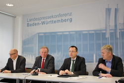 Landespressekonferenz mit Oberbürgermeister Thilo Rentschler und SPD-Fraktionschef Claus Schmiedel in Stuttgart am 19.2.2016