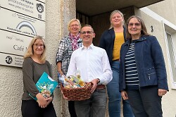 Auf dem Bild sind von links nach rechts: Susanne Kohl, Brigitte Seibold, Tobias Müller, Carmen Schmidt und Ortsvorsteherin Andrea Hatam zu sehen.