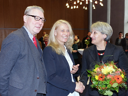 Erste Bürgermeisterin Jutta Heim-Wenzler und Bürgermeister Wolf-Dietrich Fehrenbacher begrüßen Katja Stark