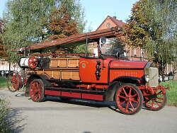 Anlässlich des 100. Geburtstages des Feuerwehrfahrzeugs KS20 (Kraftspitze 20) findet am 3. Oktober das Landesfeuerwehr-Oldtimertreffen in Aalen statt.